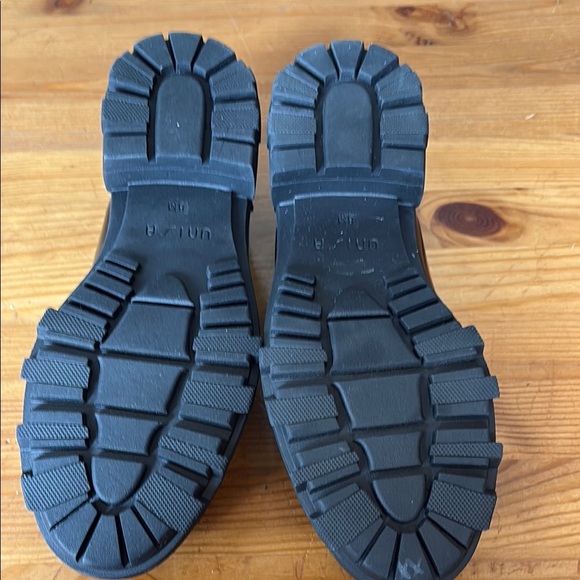 Unisa Black and White Flats with Chunky Sole - Picture 11 of 13